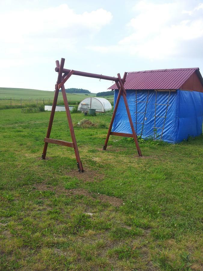 Апартаменты Der Kleine Bauernhof Keine Arbeiter Zadnych Pracownikow Lubiatow  Экстерьер фото